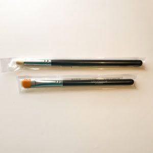 Set of 2 Younique eyeshadow brushes